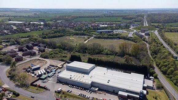Tripark Corby-84