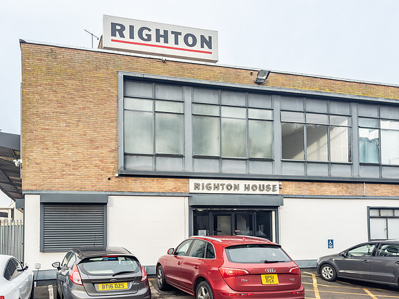 Righton_Hse_023