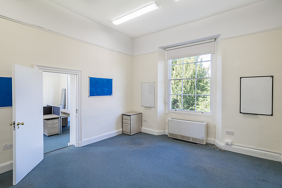 Kempston Manor 012