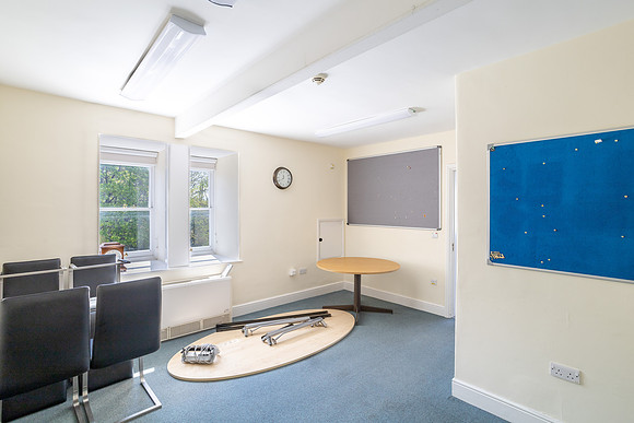 Kempston Manor 004