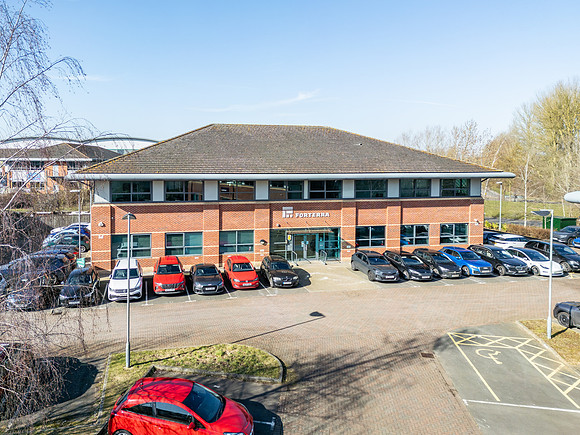 5 Grange Park Court, Northampton 005