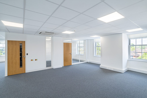 Roseanne House 3rd Floor Suite - Welwyn Grden City-8