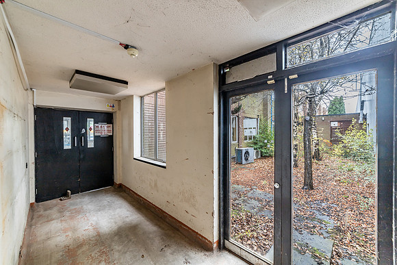 1 Rhosili Road - Brackmills 116