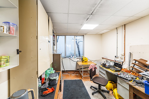 1 Rhosili Road - Brackmills 120
