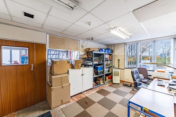 1 Rhosili Road - Brackmills 118