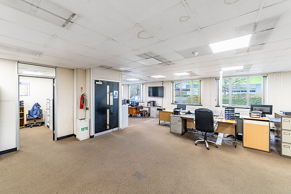 1 Rhosili Road - Brackmills 127
