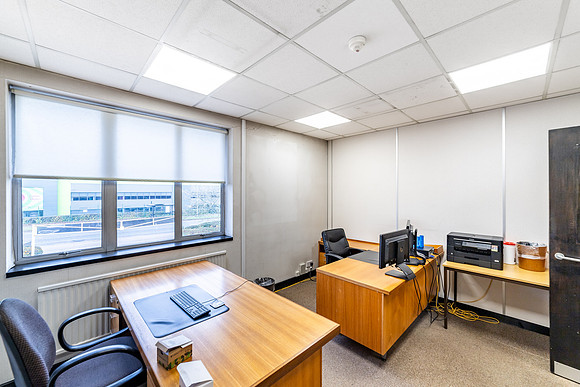 1 Rhosili Road - Brackmills 146