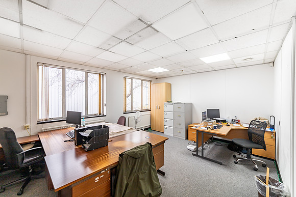 1 Rhosili Road - Brackmills 152