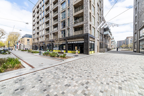 Aberfeldy_Sq_018