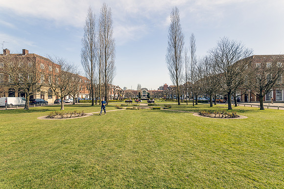 Rosanne House 090