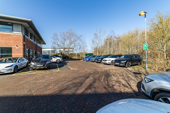 5 Grange Park Court, Northampton 013