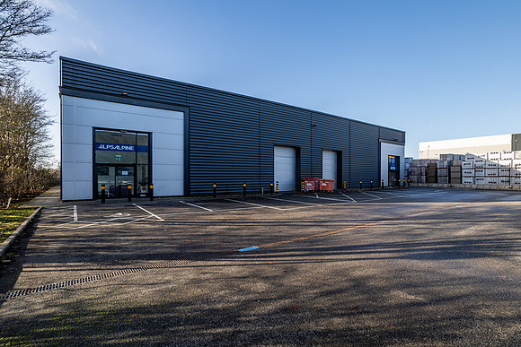 Unit 5 Deltic Trade Park - MK-25
