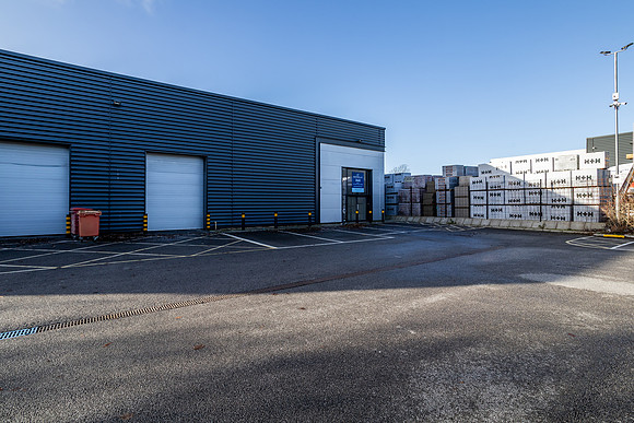 Unit 5 Deltic Trade Park - MK-26