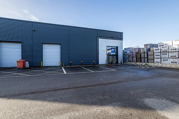 Unit 5 Deltic Trade Park - MK-27
