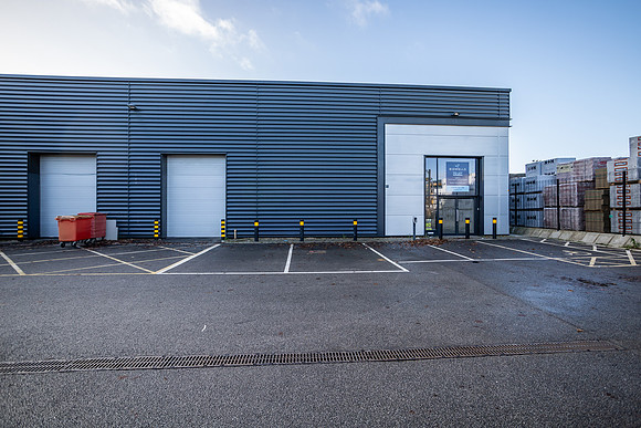 Unit 5 Deltic Trade Park - MK-28