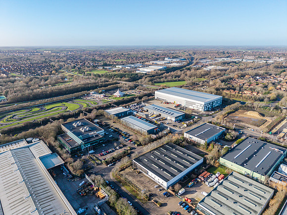 Unit 5 Deltic Trade Park - MK-72