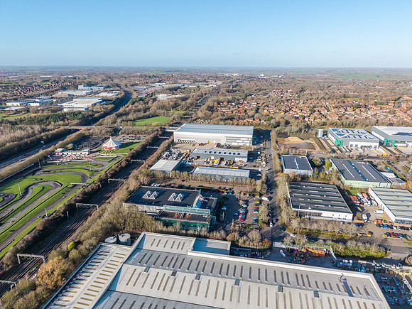 Unit 5 Deltic Trade Park - MK-75