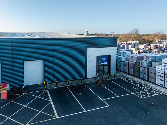 Unit 5 Deltic Trade Park - MK-107