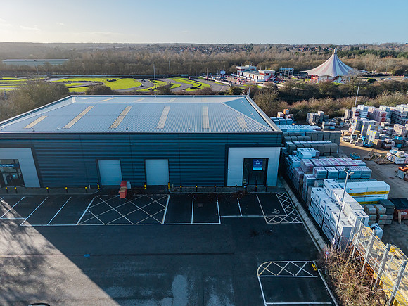 Unit 5 Deltic Trade Park - MK-111