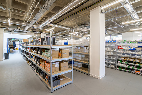 mark house vape store-4