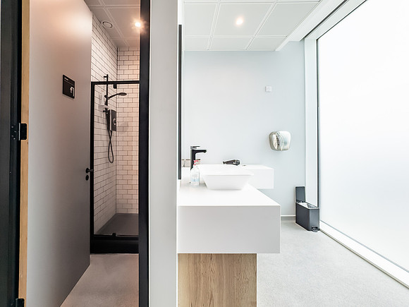 100 Avebury Boulevard 041