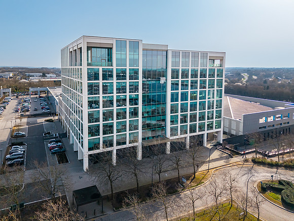 100 Avebury Boulevard 051