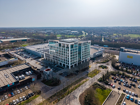 100 Avebury Boulevard 083