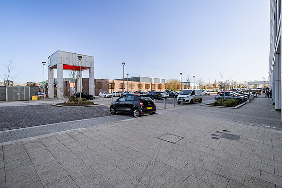 100 Avebury Boulevard 132