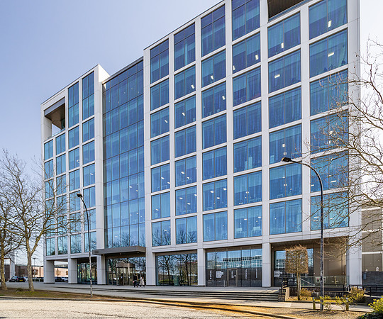 100 Avebury Boulevard 135