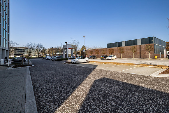 100 Avebury Boulevard 147