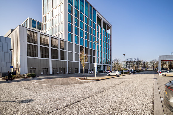 100 Avebury Boulevard 151