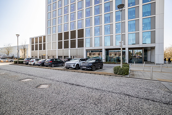 100 Avebury Boulevard 153