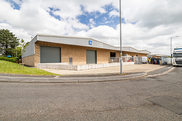 Unit 3a Canons Ind Park - Wolverton-12
