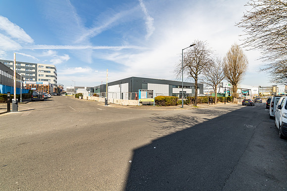Units 2 and 3 - Oxgate Centre-71