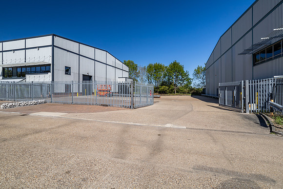 Crawley Crossing - Jct 13-135