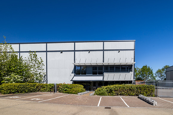 Crawley Crossing - Jct 13-147