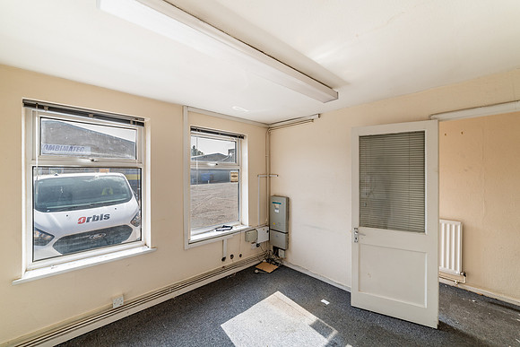 Commerce Way - Leighton Buzzard-32