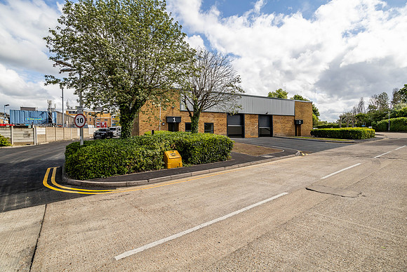 Anderson Road, Woodford 052-2