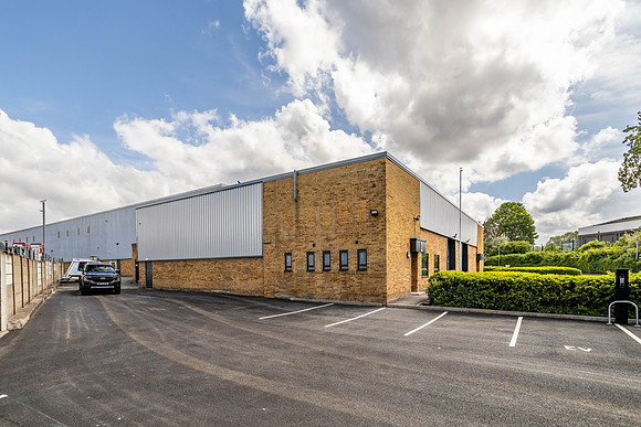 Anderson Road, Woodford 060-2