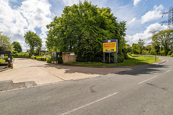 Anderson Road, Woodford 064-2