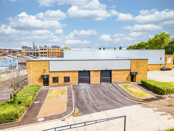 Anderson Road, Woodford 091-2