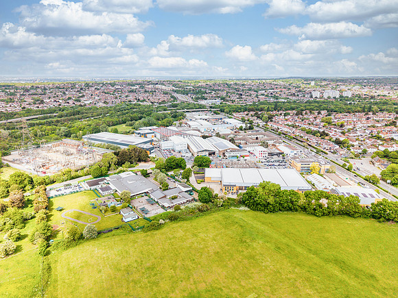 Anderson Road, Woodford 125-2