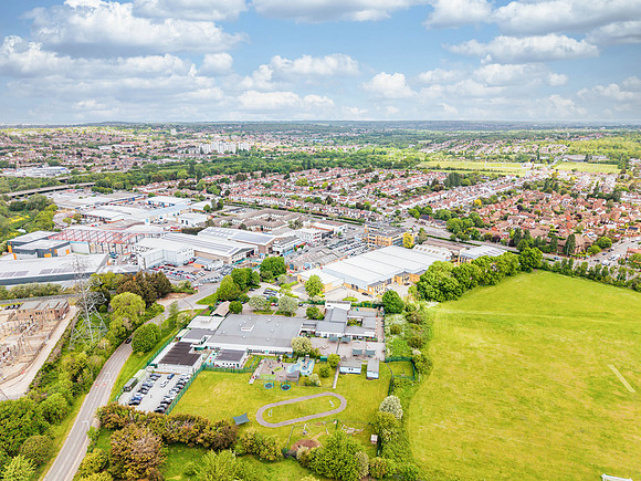 Anderson Road, Woodford 123-2