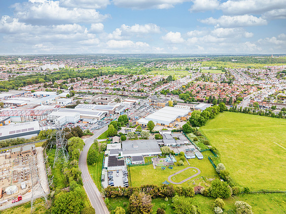 Anderson Road, Woodford 122-2
