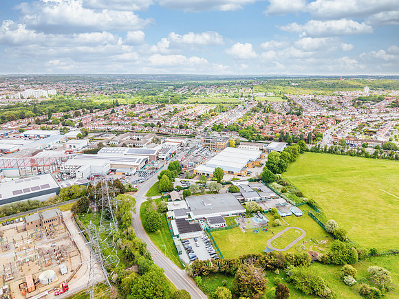 Anderson Road, Woodford 121-2