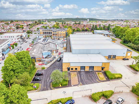 Anderson Road, Woodford 098-2