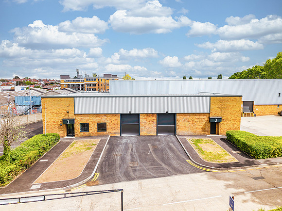 Anderson Road, Woodford 090-2