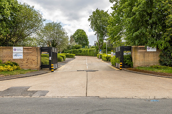 Anderson Road, Woodford 086-2