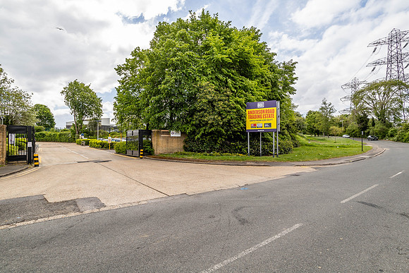 Anderson Road, Woodford 084-2