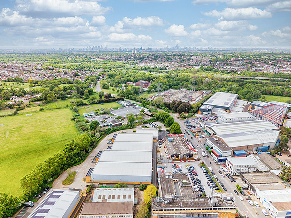 Anderson Road, Woodford 131-2